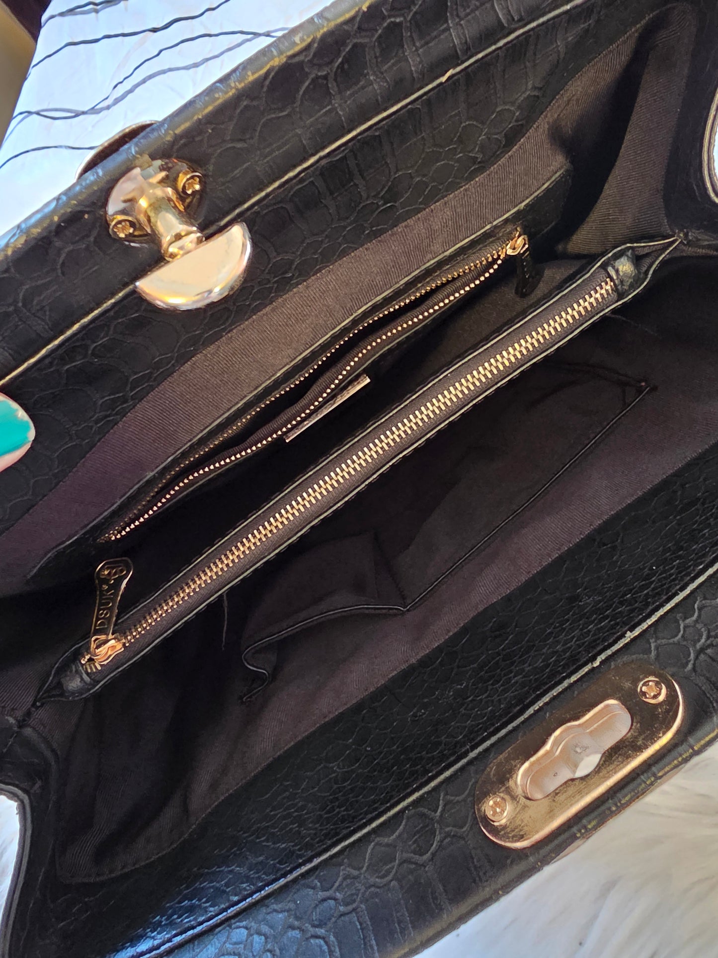 DS UK 1948 Elegant Black Handbag